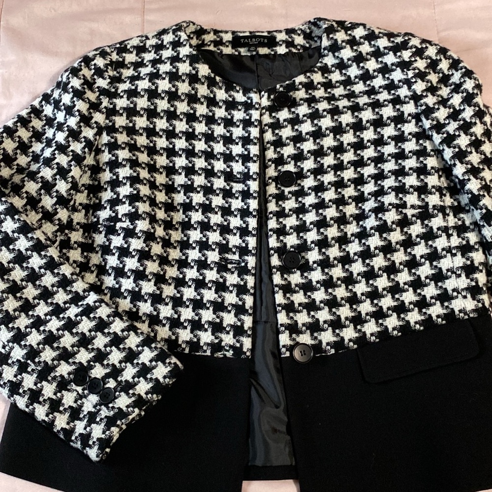 Houndstooth Pattern Vest - Picture 3 of 5